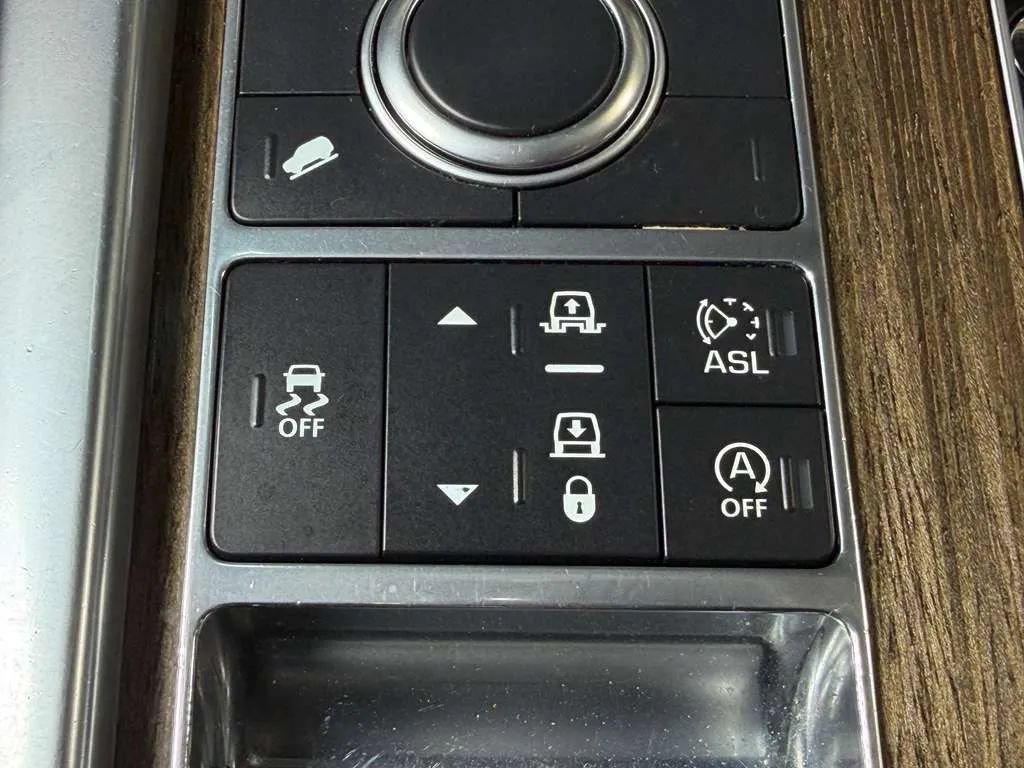 Used 2016 Land Rover Range Rover Sport HSE AWD/4WD image 35