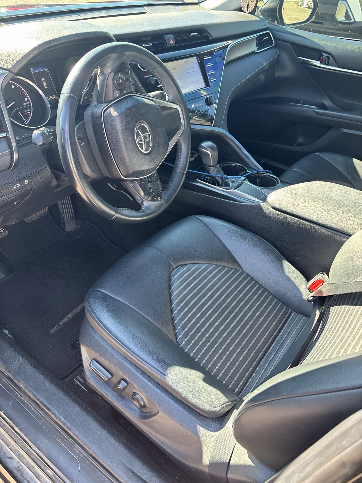 Used 2018 Toyota Camry SE FWD image 5