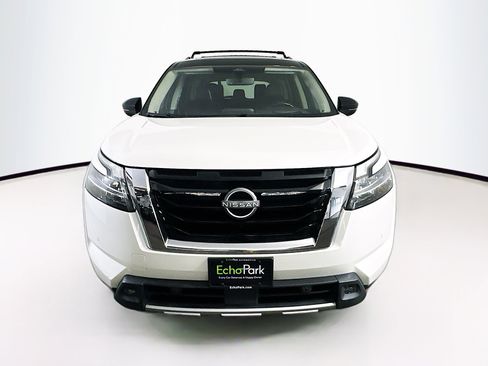 Used 2023 Nissan Pathfinder Platinum w/ Cargo Package FWD image 2