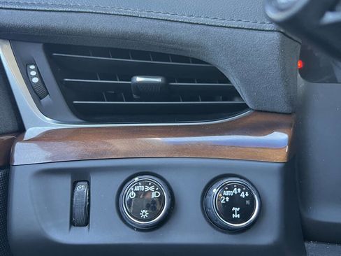 Used 2019 Cadillac Escalade Luxury image 20