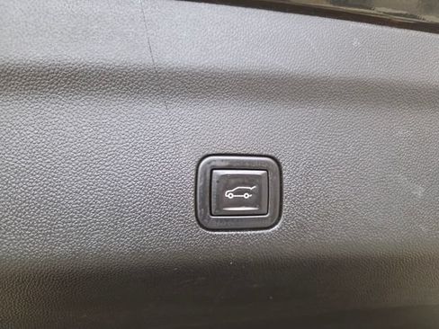 Used 2023 GMC Yukon XL Denali w/ Denali Reserve Package AWD/4WD image 14