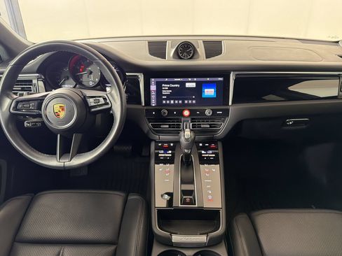 Certified 2023 Porsche Macan AWD/4WD image 17