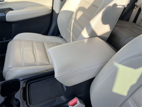 Used 2018 Honda CR-V Touring image 19