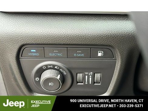 Used 2023 Jeep Grand Cherokee 4WD 4xe w/ Luxury Tech Group II image 13