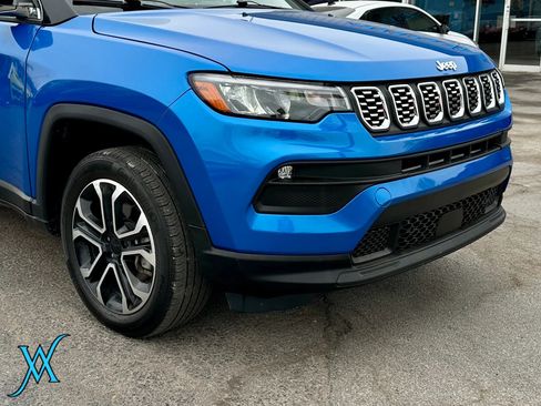 Used 2022 Jeep Compass Limited AWD/4WD image 9