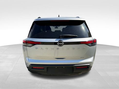 Used 2025 Nissan Pathfinder SV AWD/4WD image 5