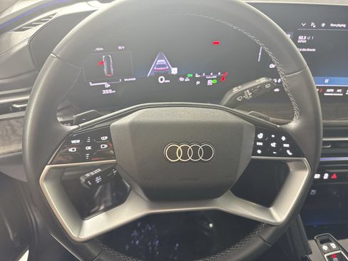 Used 2025 Audi Q5 Premium Plus w/ Premium Plus AWD/4WD image 13
