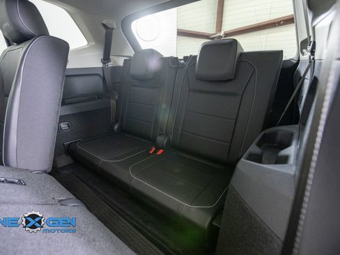 Used 2021 Volkswagen Tiguan SE FWD image 28