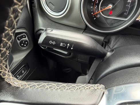 Used 2018 Jeep Wrangler Unlimited Sahara AWD/4WD image 20