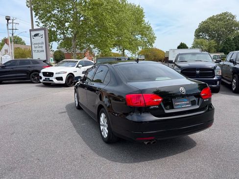 Used 2011 Volkswagen Jetta SE FWD image 11