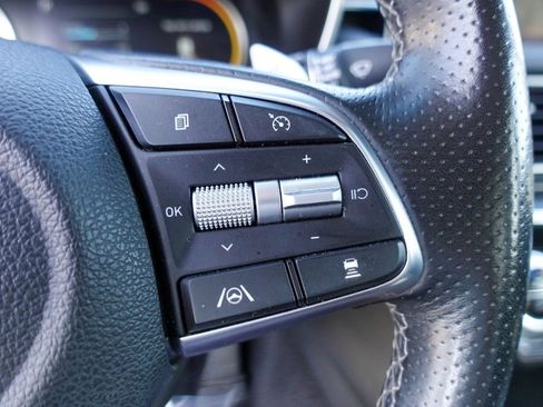 Used 2022 Genesis G70 3.3T image 14