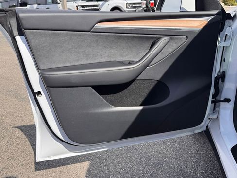 Used 2023 Tesla Model Y Long Range image 16