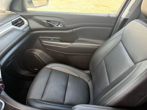 Used 2023 GMC Acadia SLT w/ Technology Package image 20