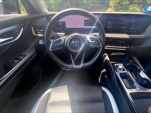 Used 2025 Buick Envision Sport Touring AWD/4WD image 5