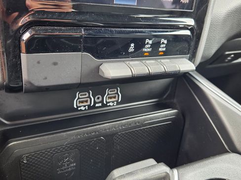 Used 2025 RAM 1500 Big Horn AWD/4WD image 24