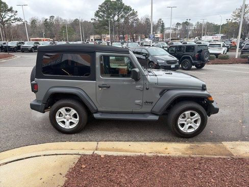 Used 2022 Jeep Wrangler Sport S image 7