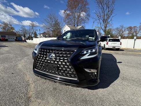 Used 2022 Lexus GX 460 image 2