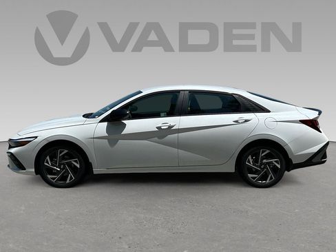 New 2025 Hyundai Elantra Sport image 5