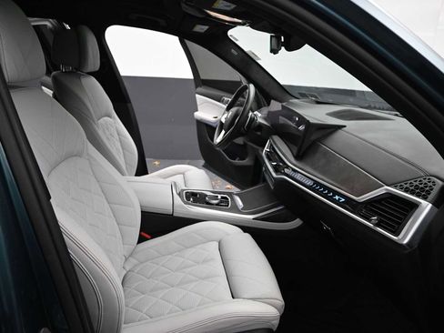 Used 2023 BMW X7 xDrive40i w/ Premium Package image 21