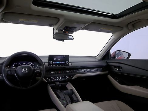 Used 2023 Honda Accord EX image 12