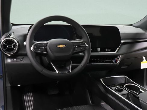 New 2026 Chevrolet Equinox LT w/ Safety and Technology Package image 8