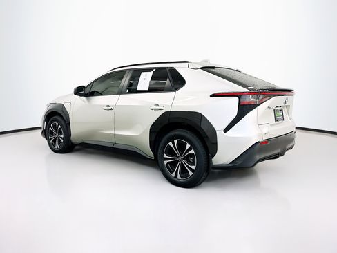 Used 2024 Toyota bZ4X XLE w/ Weather Package image 5