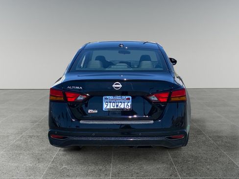 Used 2025 Nissan Altima 2.5 SV FWD image 4