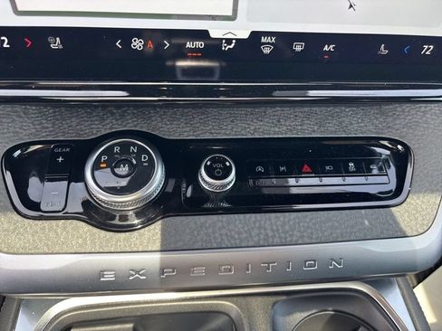 Used 2025 Ford Expedition Tremor AWD/4WD image 20