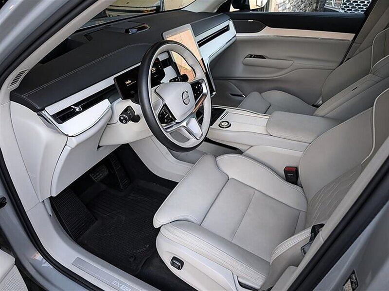 Used 2025 Volvo EX90 Ultra AWD/4WD image 2