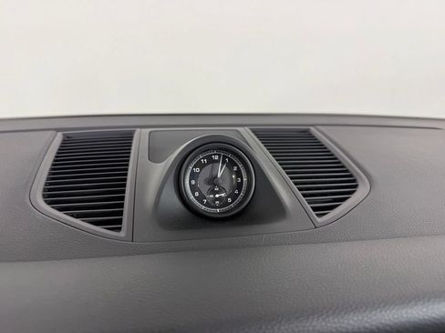 Certified 2026 Porsche Macan AWD/4WD image 22