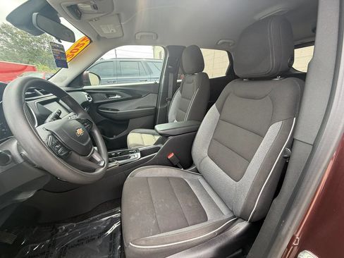 Used 2022 Chevrolet TrailBlazer LT FWD image 18