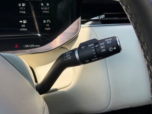Used 2023 Land Rover Range Rover SE AWD/4WD image 16
