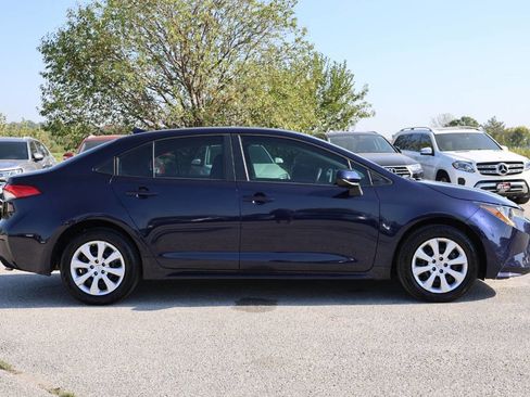 Used 2022 Toyota Corolla LE image 7