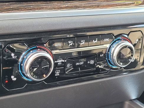 New 2026 GMC Sierra 1500 Elevation image 16