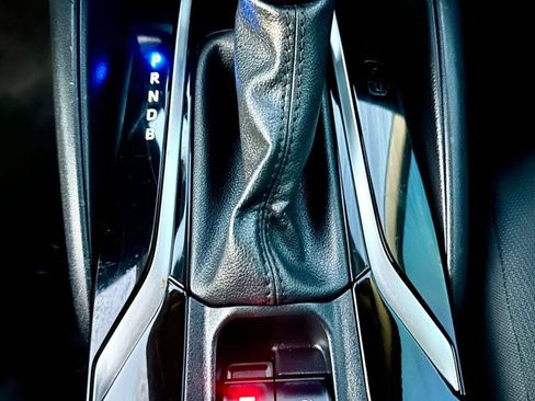 Used 2022 Toyota Corolla LE FWD image 19