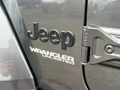 Used 2021 Jeep Wrangler Unlimited Sahara image 41