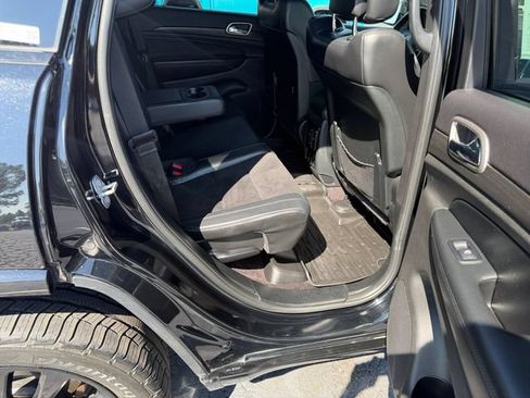 Used 2017 Jeep Grand Cherokee Altitude AWD/4WD image 29