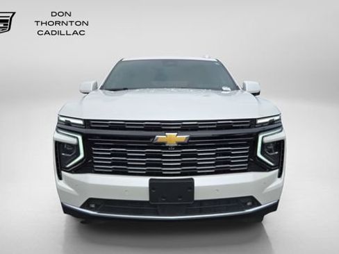Used 2025 Chevrolet Tahoe High Country AWD/4WD image 8