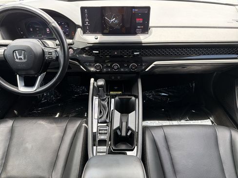 Used 2024 Honda Accord Touring image 14