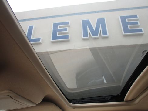 Used 2012 Ford Expedition XLT image 18