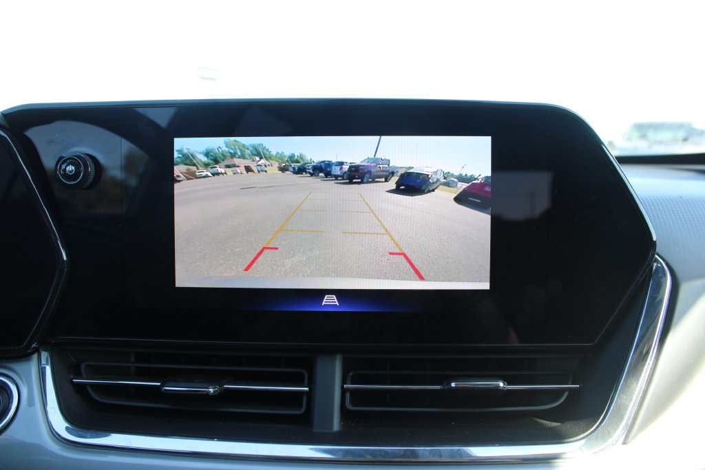 Used 2025 Chevrolet Trax LT FWD image 40