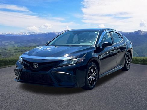 Used 2024 Toyota Camry SE FWD image 1