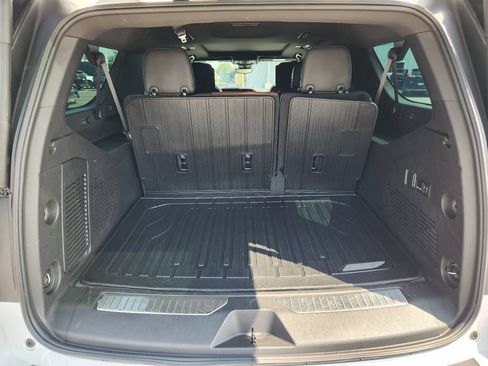 Used 2023 GMC Yukon XL Denali Ultimate w/ LPO, Floor Liner Package AWD/4WD image 8
