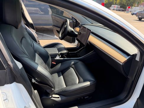 Used 2020 Tesla Model 3 RWD image 11