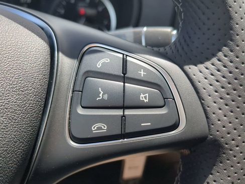 Used 2023 Mercedes-Benz Metris Passenger image 21