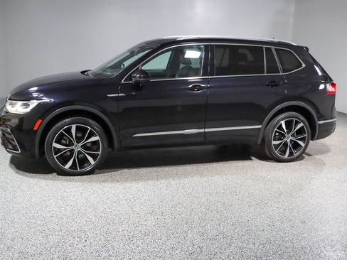 Used 2022 Volkswagen Tiguan SEL R-Line AWD/4WD image 10