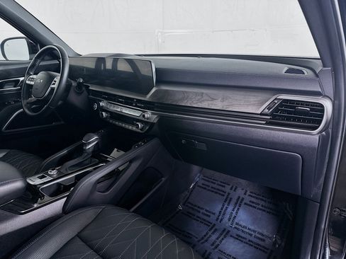 Used 2025 Kia Telluride AWD image 31