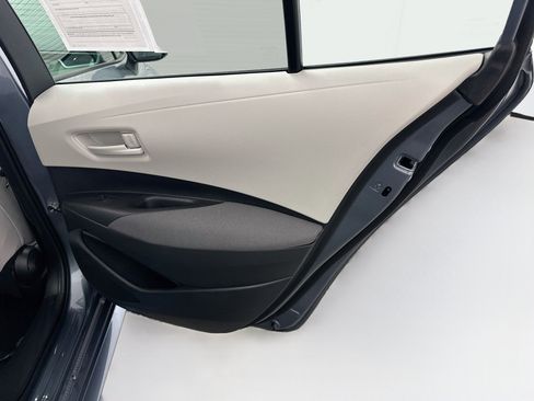 Used 2025 Toyota Corolla LE FWD image 31