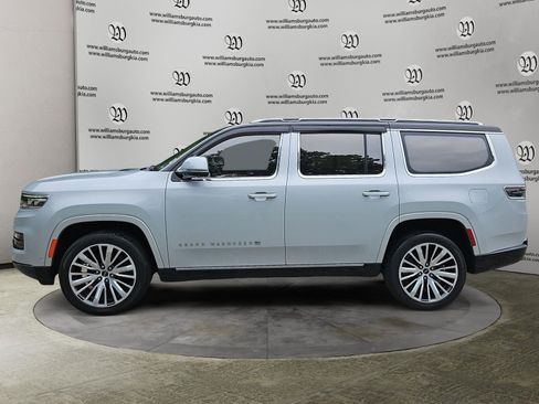 Used 2022 Jeep Grand Wagoneer Series III AWD/4WD image 2