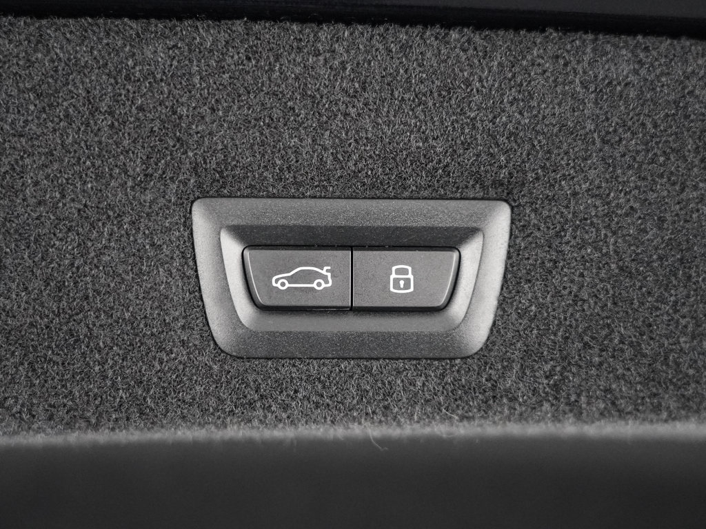 Used 2024 BMW 760i xDrive AWD/4WD image 40